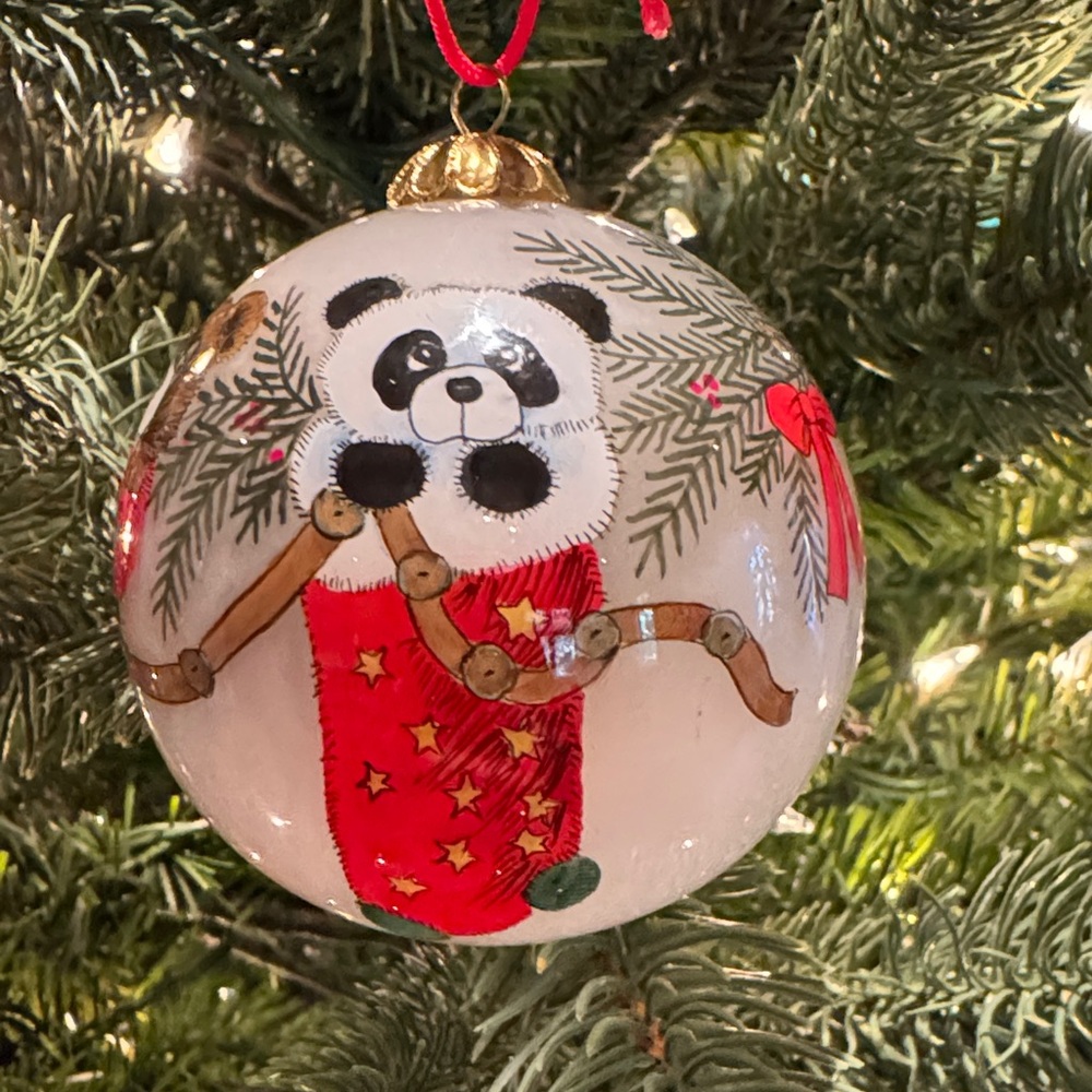 Vintage 1995 Bill Yee hand painted, hand blown glass ornament- panda bear